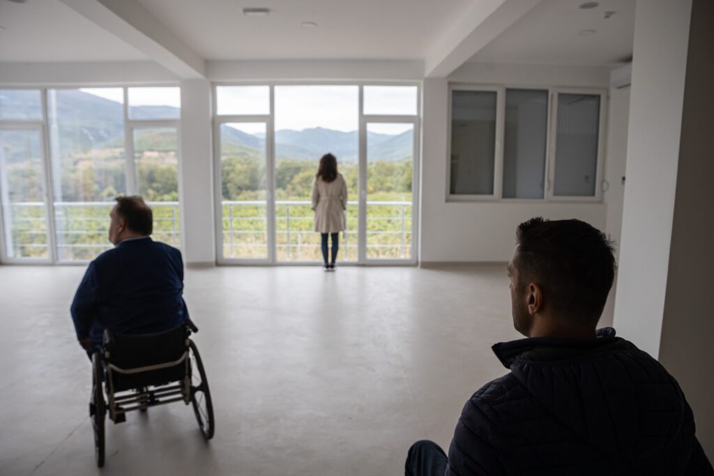 Sabina Grubbeson, Secretary-General at Loza Foundation, visited the newly renovated care home Depandans with EU parliamentarian as early as 2019. Photographer: Mikael Sundberg.